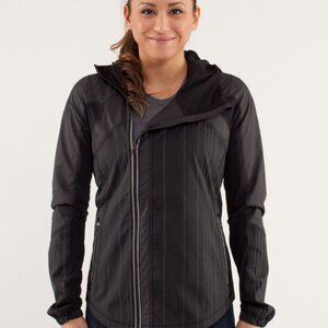 Lululemon Run: Get Up And Glow Jacket *Reflective 360 Black Size 10